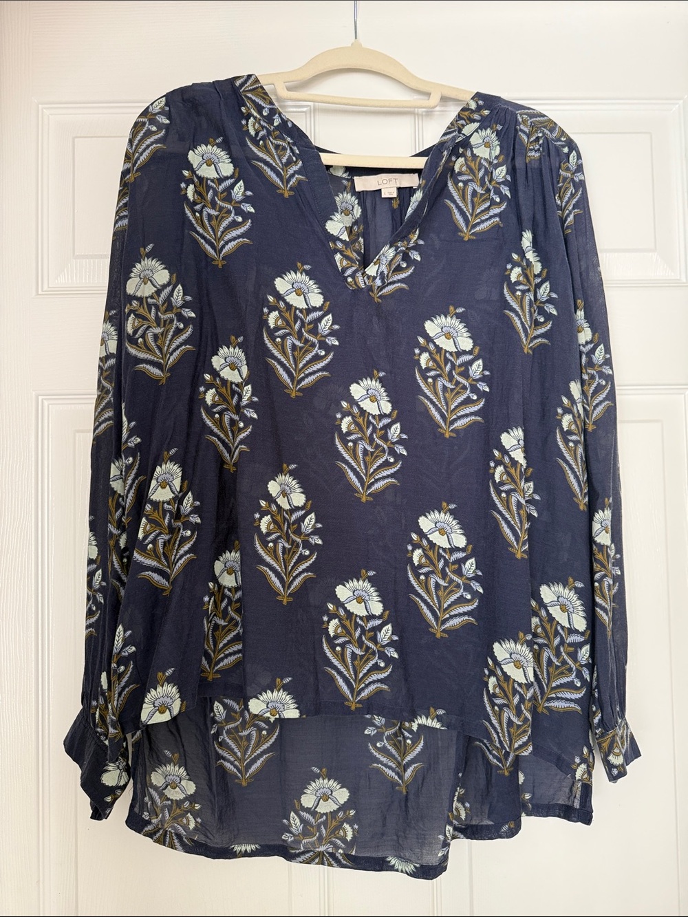 LOFT Navy Floral V-Neck Tunic with White & Tan Blooms
